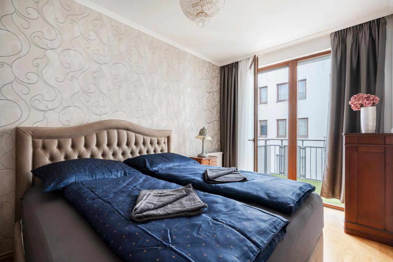 Penthouse Three Bedrooms, Three Balconies Apartment With Free Parking In Kiraly Street Budapest Exterior photo